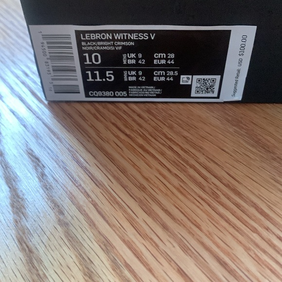 Lebron witness V basketball shoe like new - Picture 8 of 8